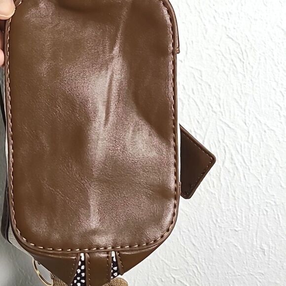 Tricolor Small Crossbody Purse Rabbit Keychain, Brown, Beige & Black Print,NWOT - Picture 8 of 10